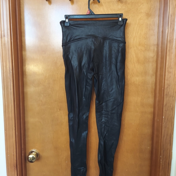 Black Faux Leather Leggings - Picture 4 of 4
